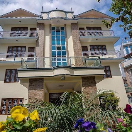 Norbu Hotel Kathmandu Exteriör bild